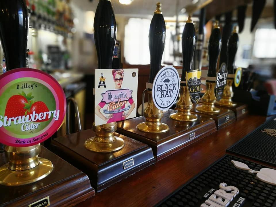 The New Wellington Hotel Brierley Hill Buitenkant foto